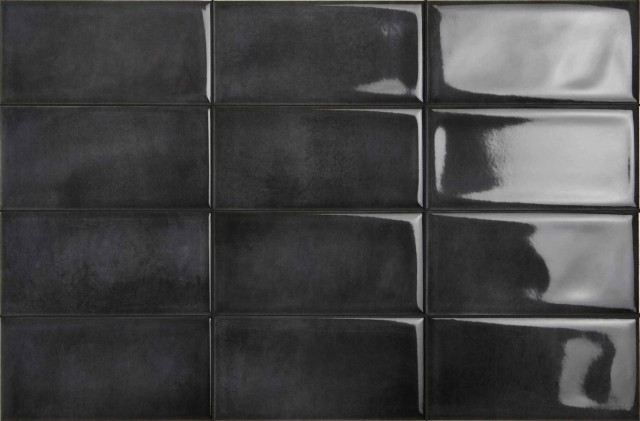Iris Be In Black 10x20
